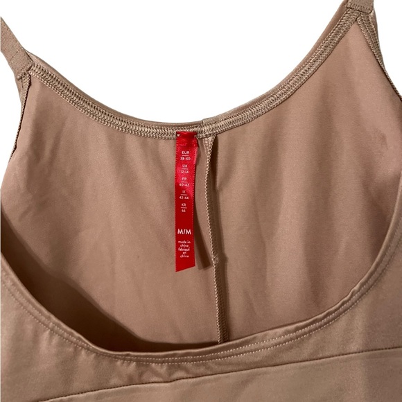 SPANX Braless Sculpting Open Bust Smartgrip Slip Shapewear - Picture 8 of 8